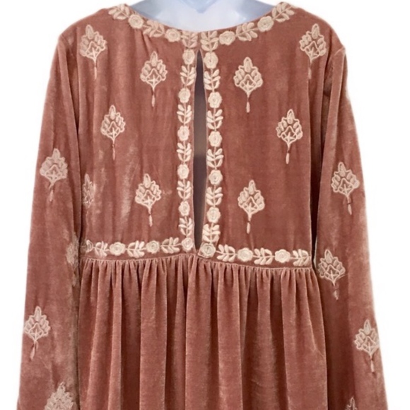 POL Small Crush Velvet Embroidered Oversized Tunic - Picture 5 of 8